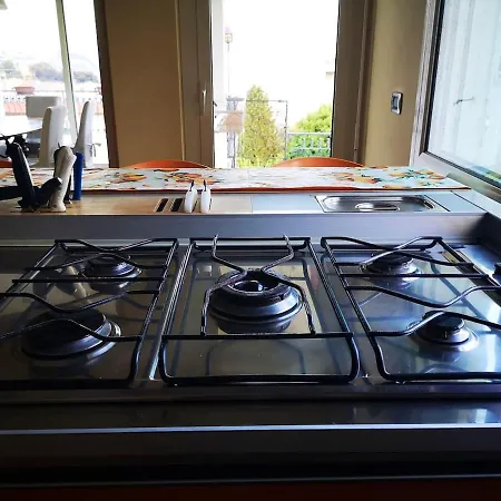 Vakantiehuis House With 4 Bedrooms In With Wonderful Sea View And Furnished Terrace 500 M From The Beach *