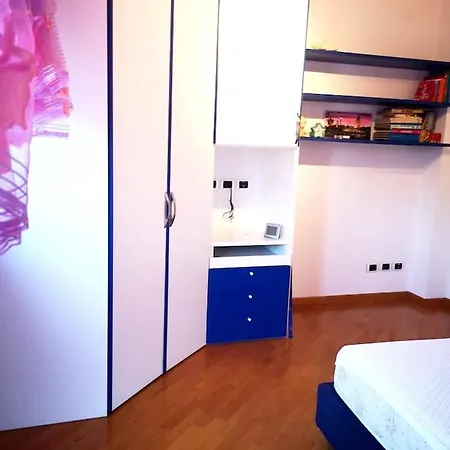 House With 4 Bedrooms In With Wonderful Sea View And Furnished Terrace 500 M From The Beach Vakantiehuis