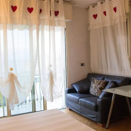 House With 4 Bedrooms In With Wonderful Sea View And Furnished Terrace 500 M From The Beach Vakantiehuis *