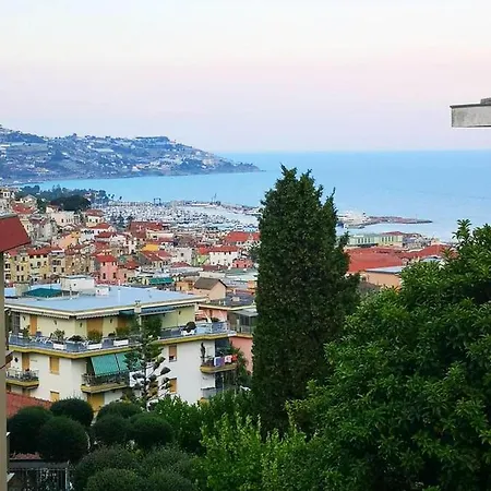 House With 4 Bedrooms In With Wonderful Sea View And Furnished Terrace 500 M From The Beach Feriehus *