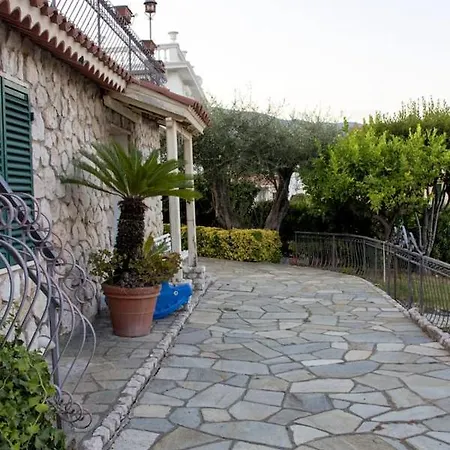 Feriehus House With 4 Bedrooms In With Wonderful Sea View And Furnished Terrace 500 M From The Beach Sanremo