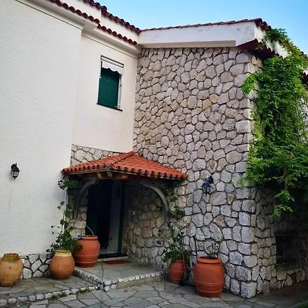 House With 4 Bedrooms In With Wonderful Sea View And Furnished Terrace 500 M From The Beach Nyaraló *