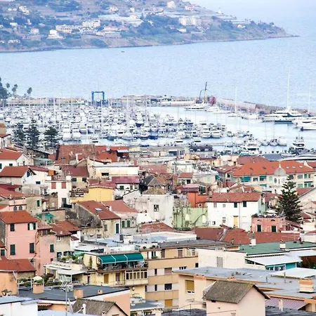 Nyaraló House With 4 Bedrooms In With Wonderful Sea View And Furnished Terrace 500 M From The Beach